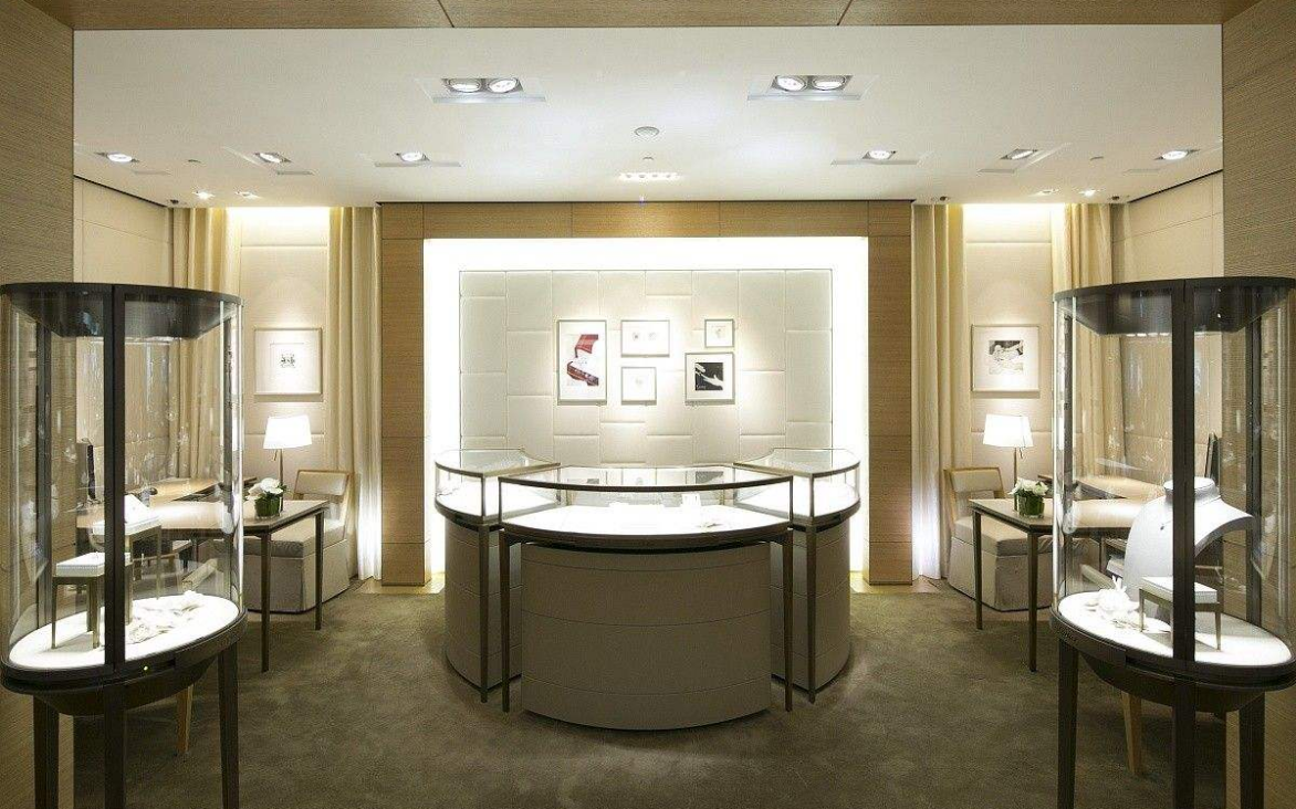 青島展柜銀飾展柜